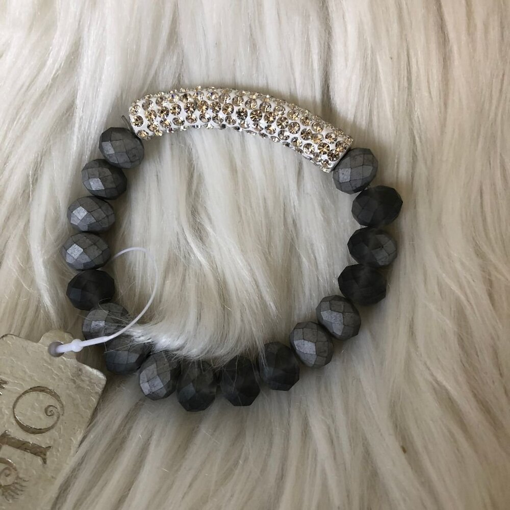 NEW ole silver grey crystal beads stretch bracelet